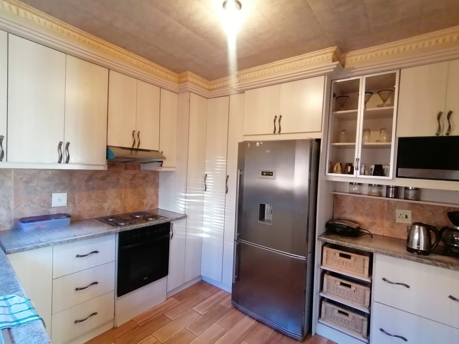 3 Bedroom Property for Sale in Kanana North West